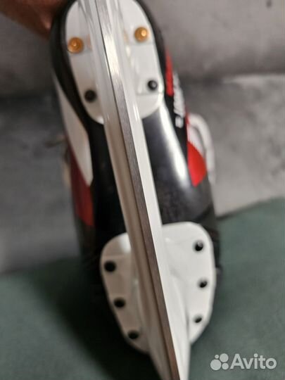 Коньки хоккейные ccm юниорские