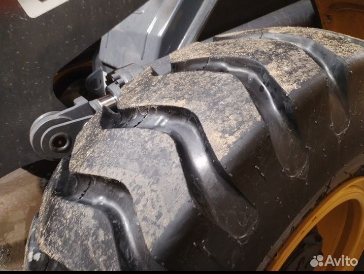 Шины на фронтальный погрузчик 17.5 *25