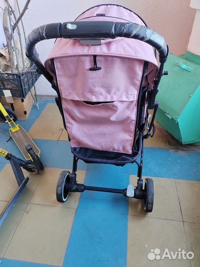Прогулочная коляска