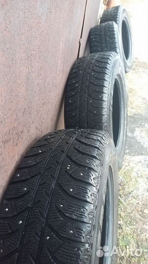 Bridgestone Ice Cruiser 7000 235/65 R17