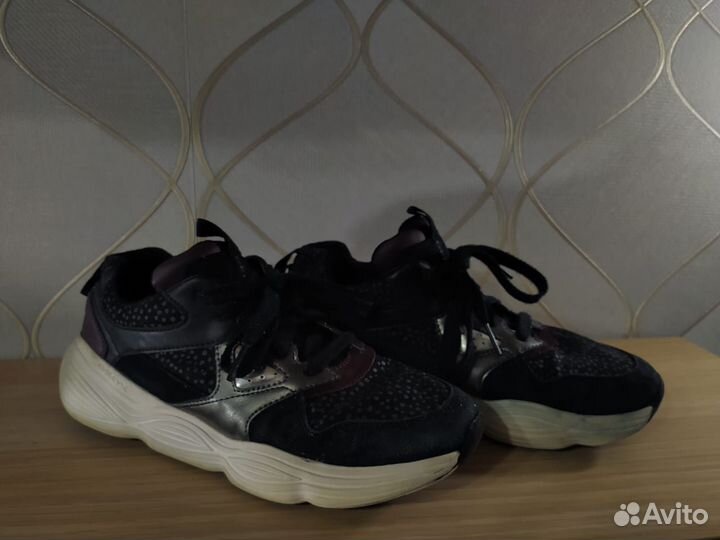 Кроссовки детские
