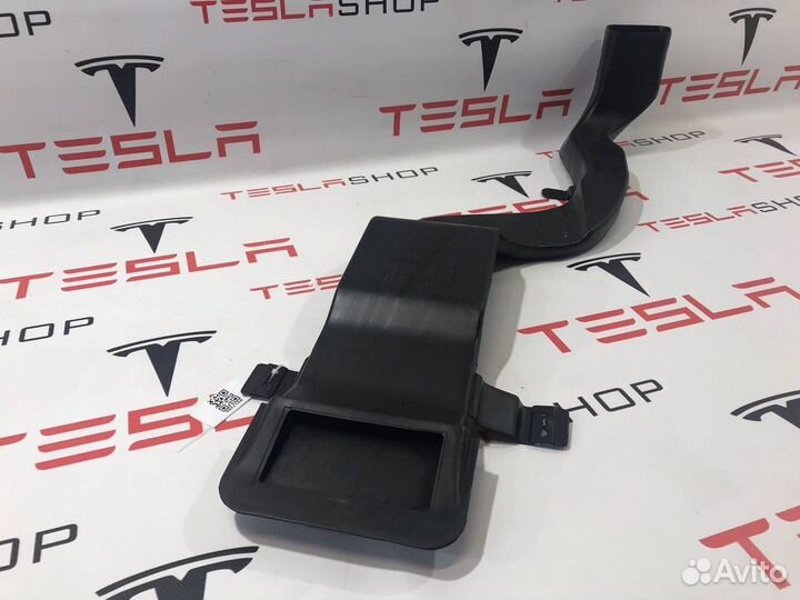 Воздуховод печки Tesla Model S 2015 1008449-00-F