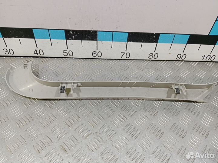 Б/У Обшивка двери багажника верхняя левая F#005