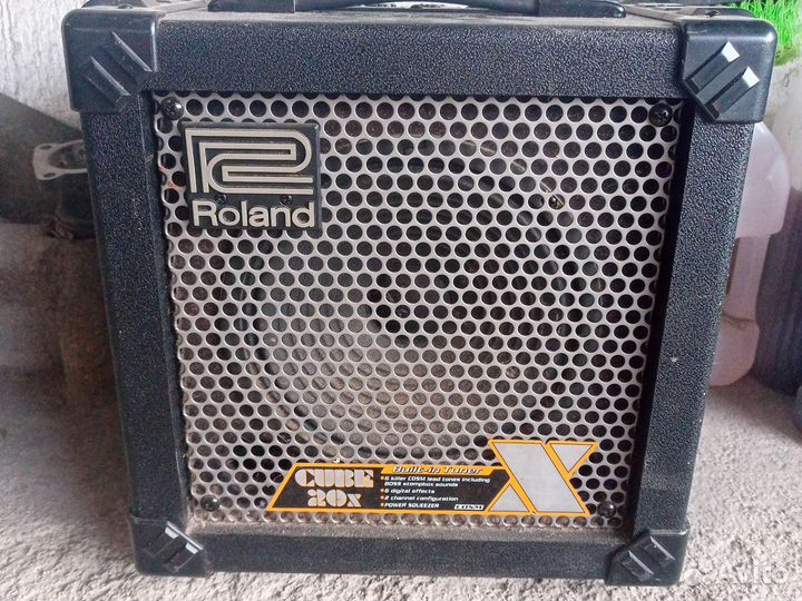 Комбоусилитель Roland cube 20x