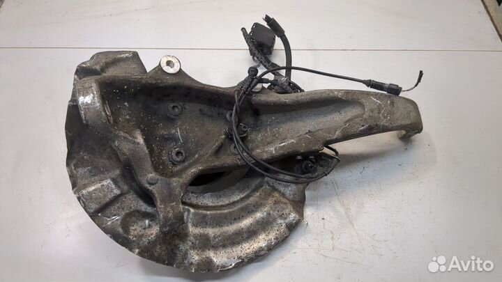 Ступица (кулак, цапфа) левая передняя BMW 7 F01