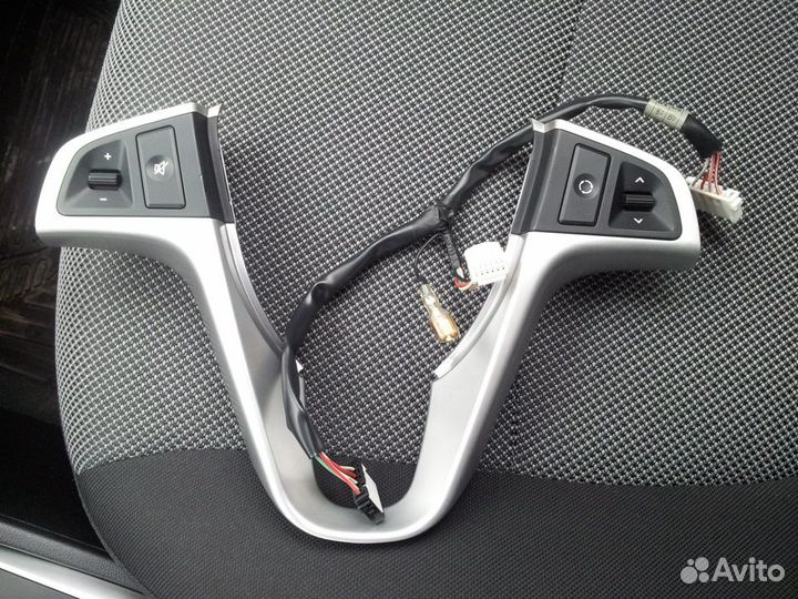 Кнопки в руль Kia Rio Hyundai Solaris