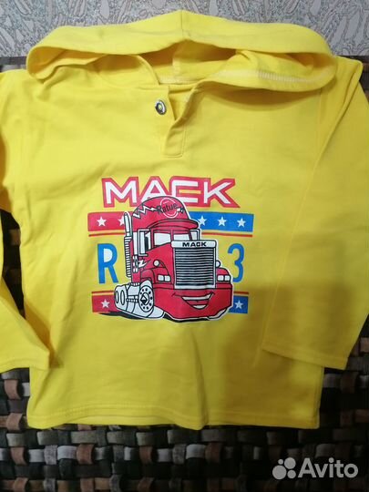 Бомбер яркий новый