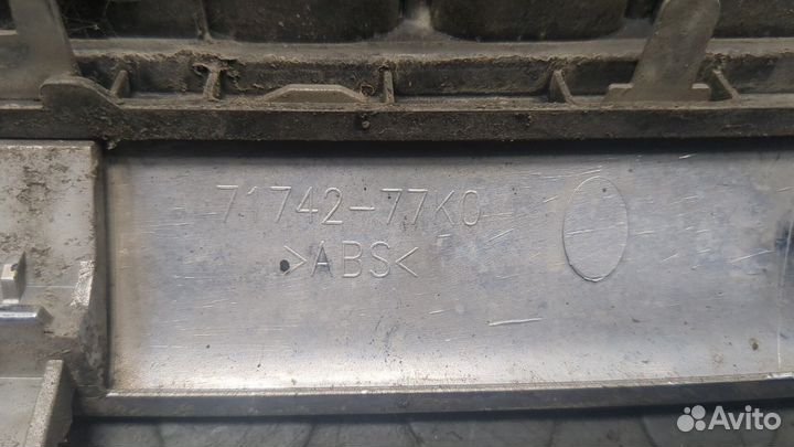 Решетка радиатора Suzuki Grand Vitara