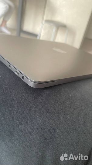 Apple MacBook Pro 13 (2018) i5 2018 8Gb SSD 512гб