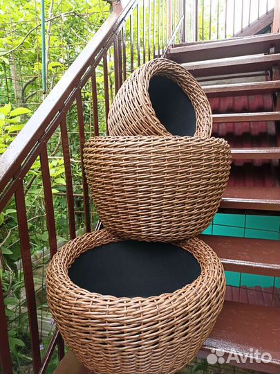 Кашпо из искусственного ротанга