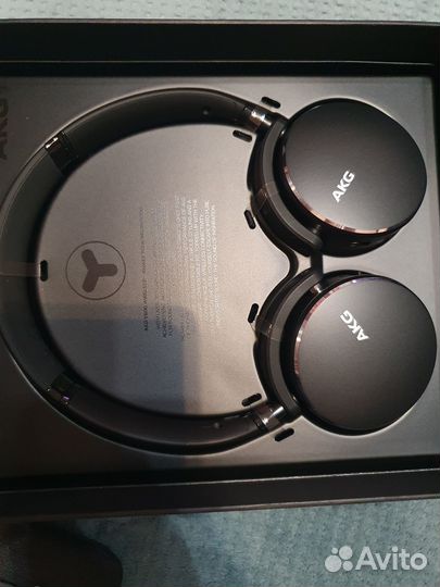 Беспроводные наушники samsung AKG Y500