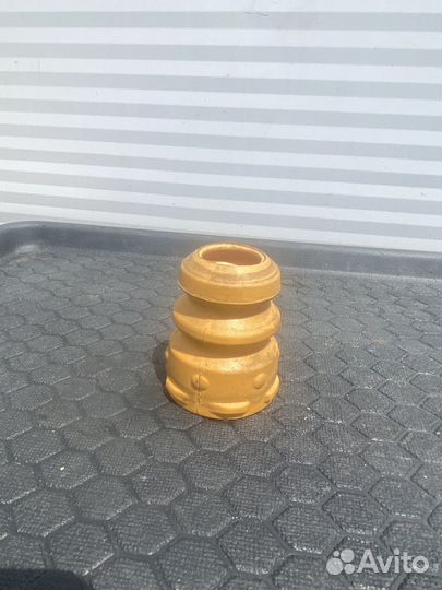 Отбойник, пыльник передней стойки VW Touran