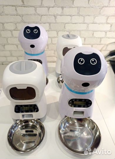 Автоматическая кормушка для кошек собак животных