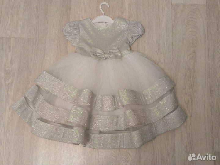 Платье праздничное