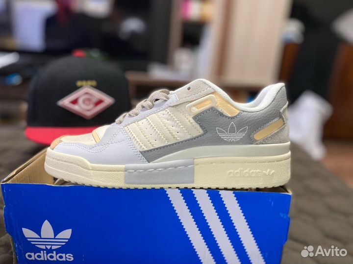 Кроссовки женские Adidas Forum