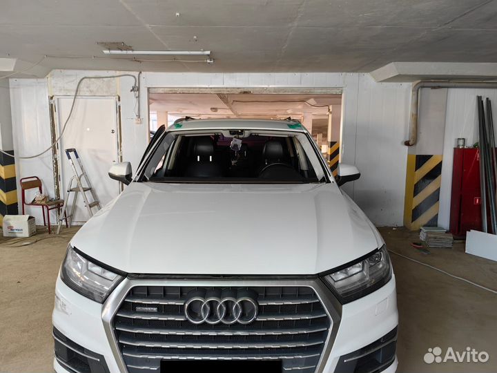 Лобовое стекло Audi Q7 / Ауди Ку 7