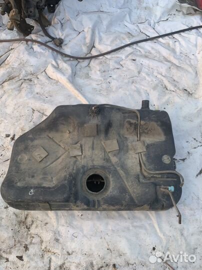 Бак топливный (бензобак) hyundai lantra