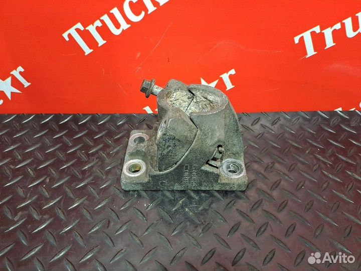 Кронштейн крыла заднего