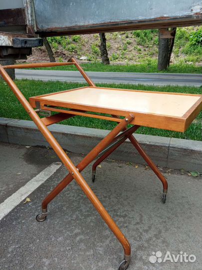 Сервировочный столик. Ретро