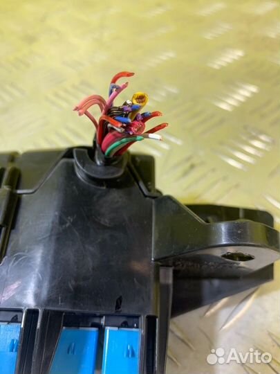 Блок предохранителей Toyota Hilux (2015-2021) 2.4