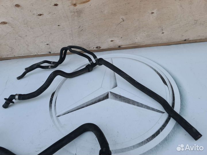 Патрубок охлаждающей жидкости Mercedes W211