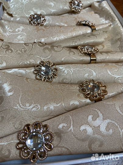 Набор новый скатерть и салфетки 150х220 см