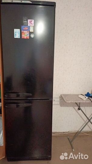 Холодильник на запчасти или под ремонт