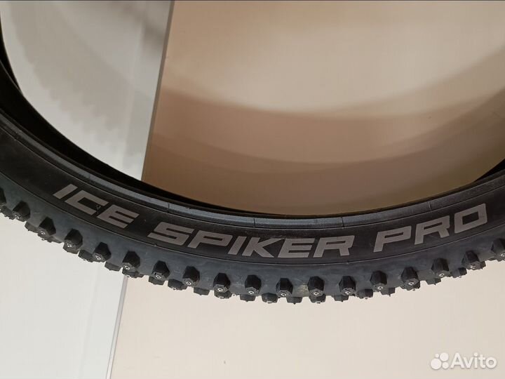 Schwalbe Ice Spiker Pro 29