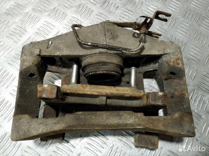 Суппорт передний левый Audi A6 c6 C6