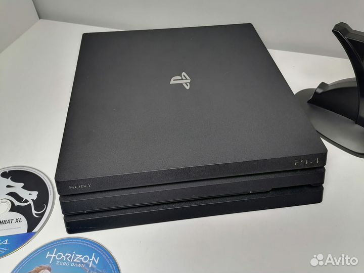 PS4 Pro 1Tb 7208+игры, 2джоя