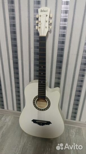 Акустическая гитара