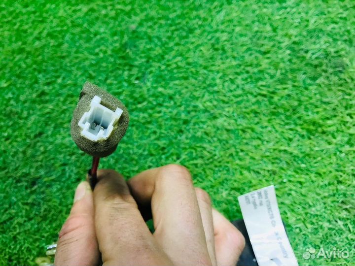 Замок багажника Volvo V70/XC70