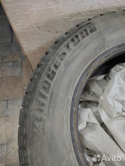 Bridgestone Blizzak Revo GZ 215/65 R16