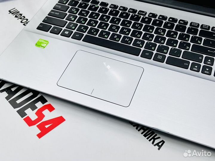 Ноутубк Asus 15.6