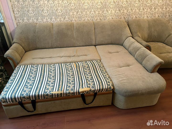 Угловой диван кровать