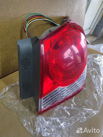 Фонарь задний внешний правый на Шевроле Круз
