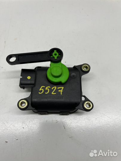 Моторчик заслонки отопителя VW/AG 1J1907511D