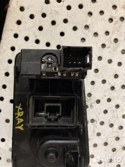 Блок управления зеркалами LADA xray