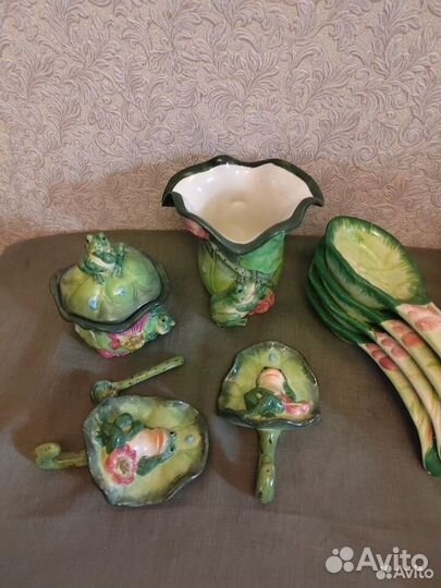 Посуда с лягушками