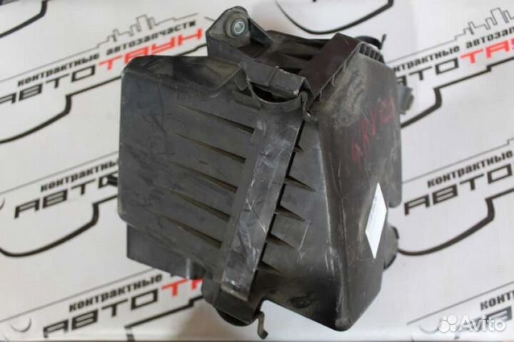Корпус воздушного фильтра toyota mark X GRX120 GRX