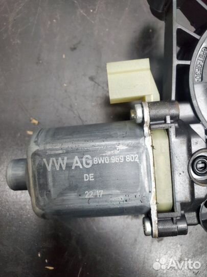 Мотор стеклоподъемника передний правый Audi A4 S4