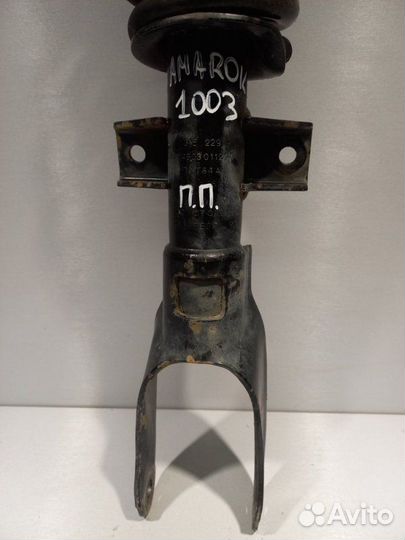 Амортизатор В сборе передний правый Volkswagen