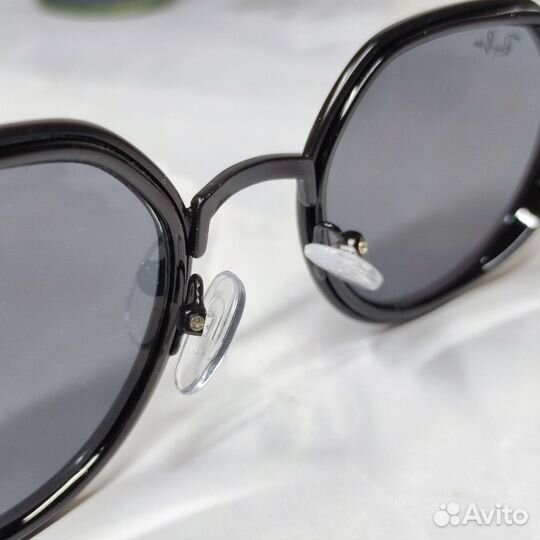 Солнцезащитные очки Ray Ban & Ferrari (хит сезона)