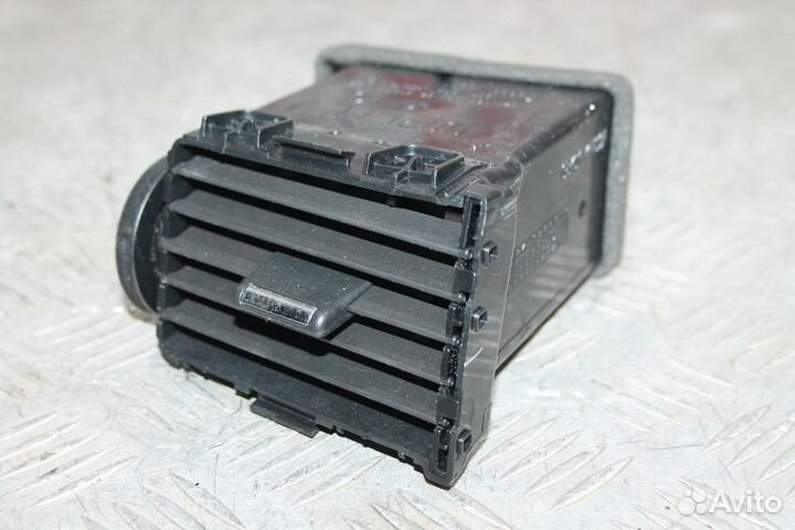 Дефлектор салона левый Nissan Teana J31 RHD