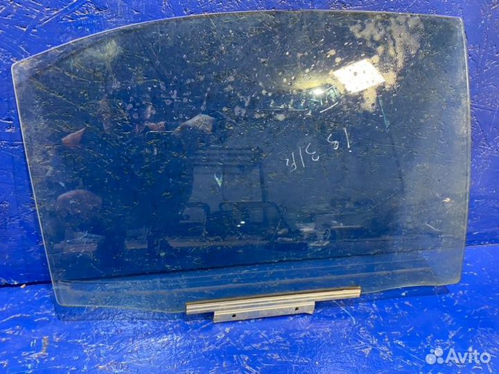 Стекло двери заднее правое Lexus Is XE30 2AR-FSE