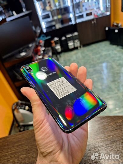 Samsung Galaxy A40, 4/64 ГБ