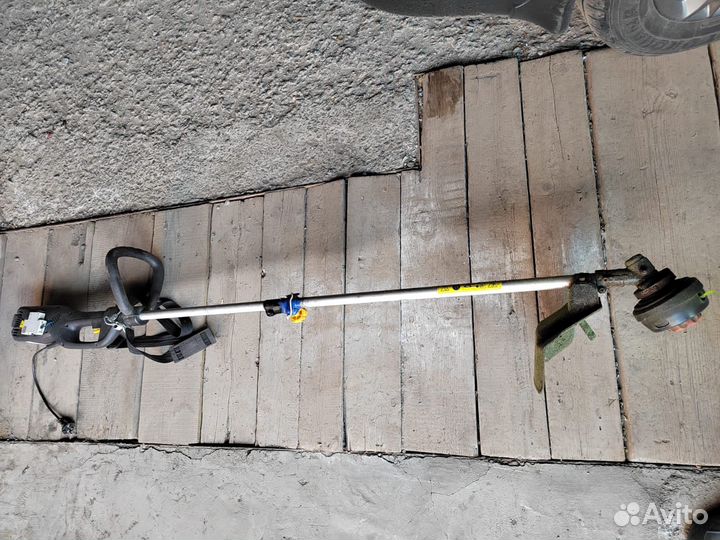 Газонокосилка электрическая