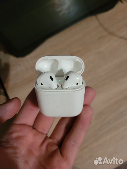 Оригинальные Apple Airpods 1 (второе поколение)
