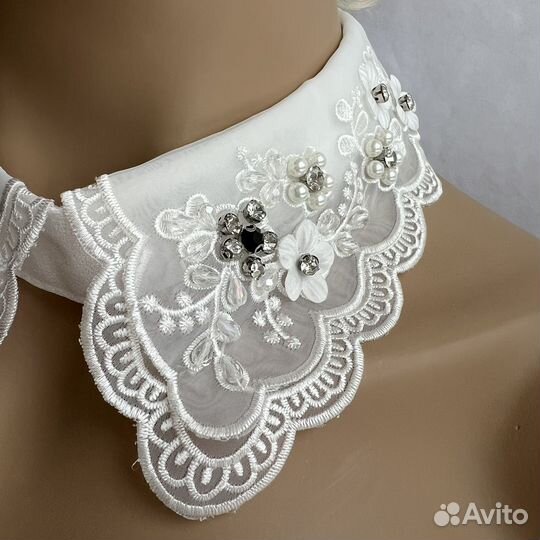 Съемный воротничок из органзы с вышивкой и декором