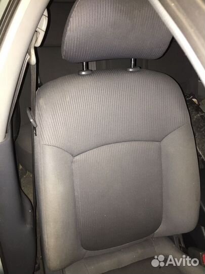 Сидение переднее пассажирское Nissan Almera